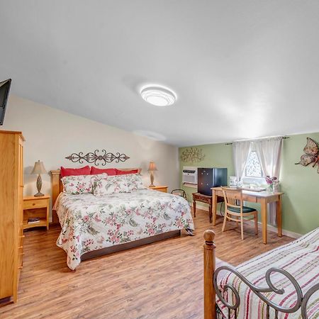 Full Moon Inn Fredericksburg Ngoại thất bức ảnh