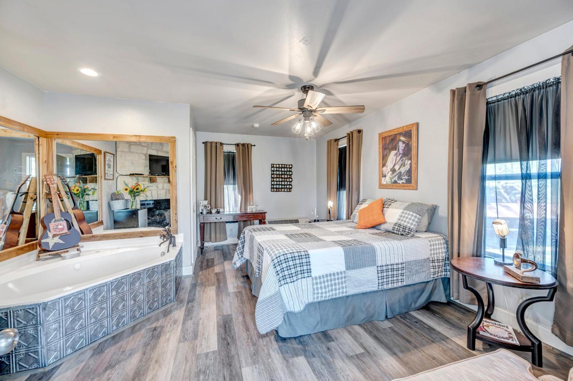 Full Moon Inn Fredericksburg Ngoại thất bức ảnh