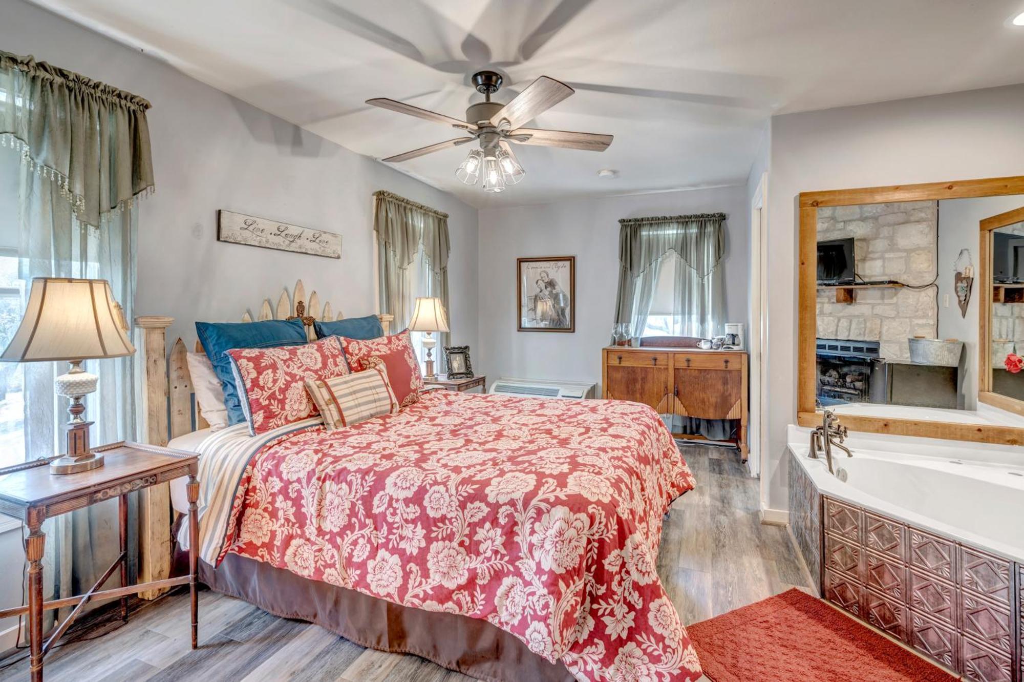 Full Moon Inn Fredericksburg Ngoại thất bức ảnh