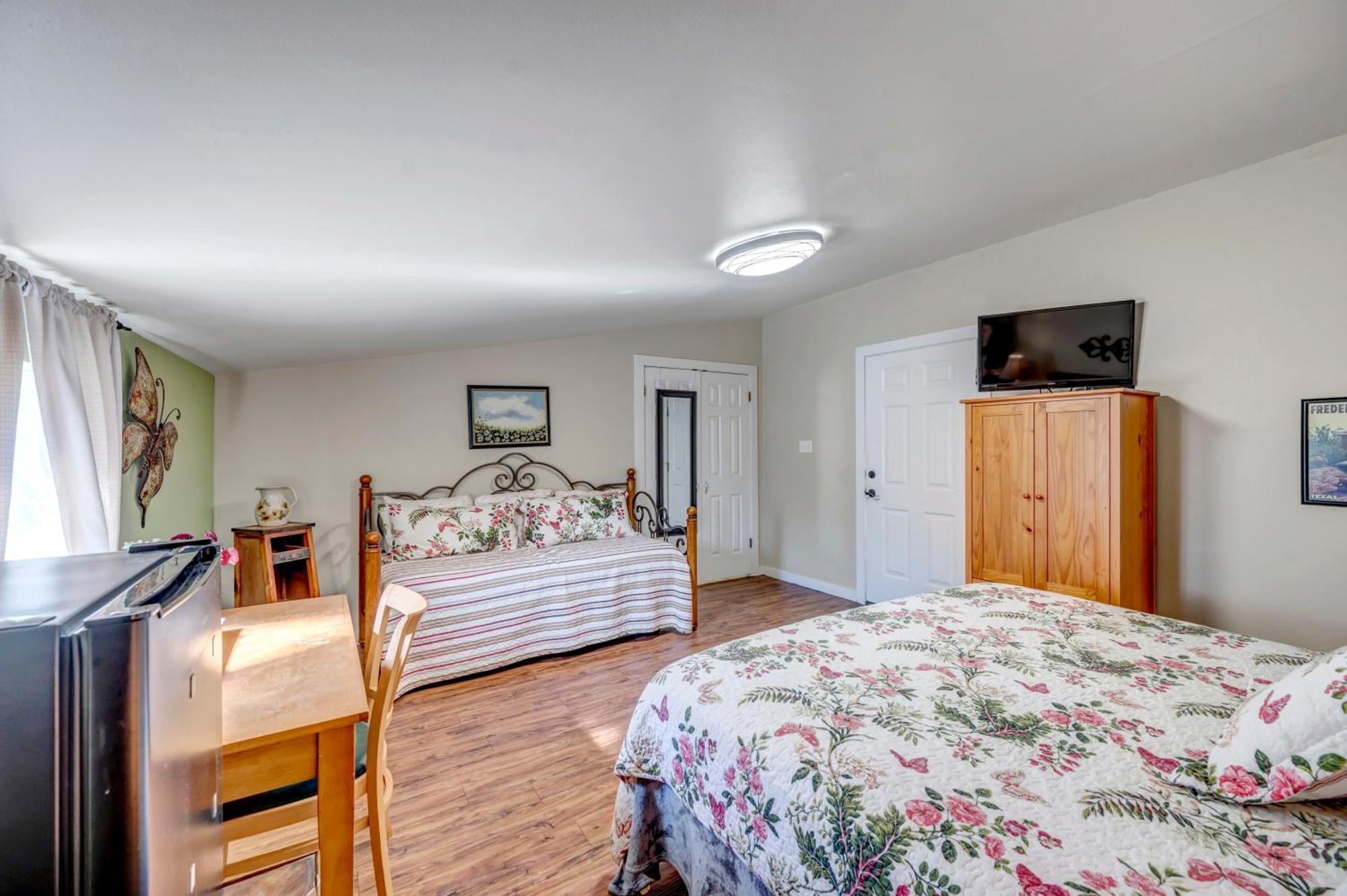 Full Moon Inn Fredericksburg Ngoại thất bức ảnh