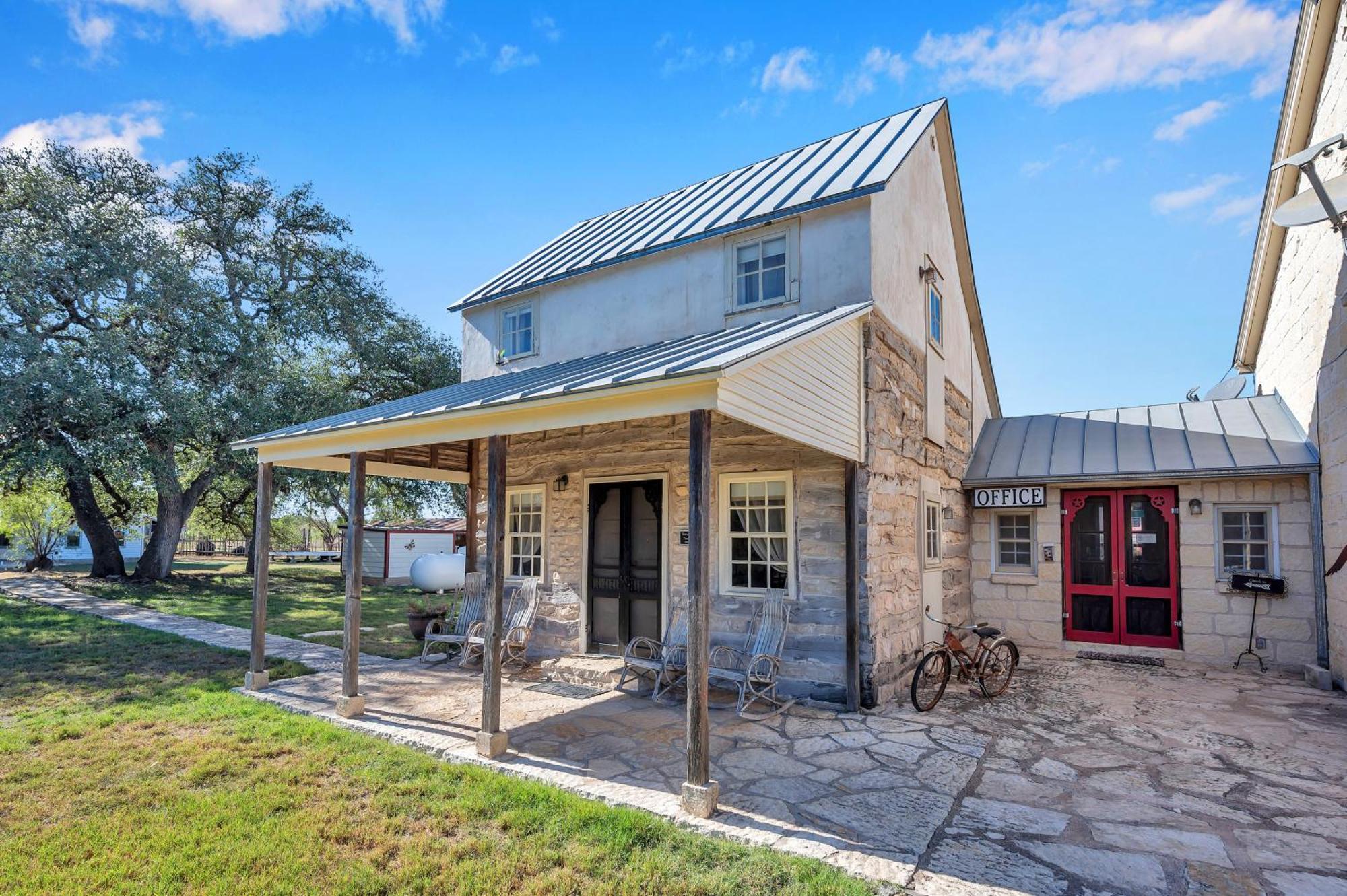 Full Moon Inn Fredericksburg Ngoại thất bức ảnh