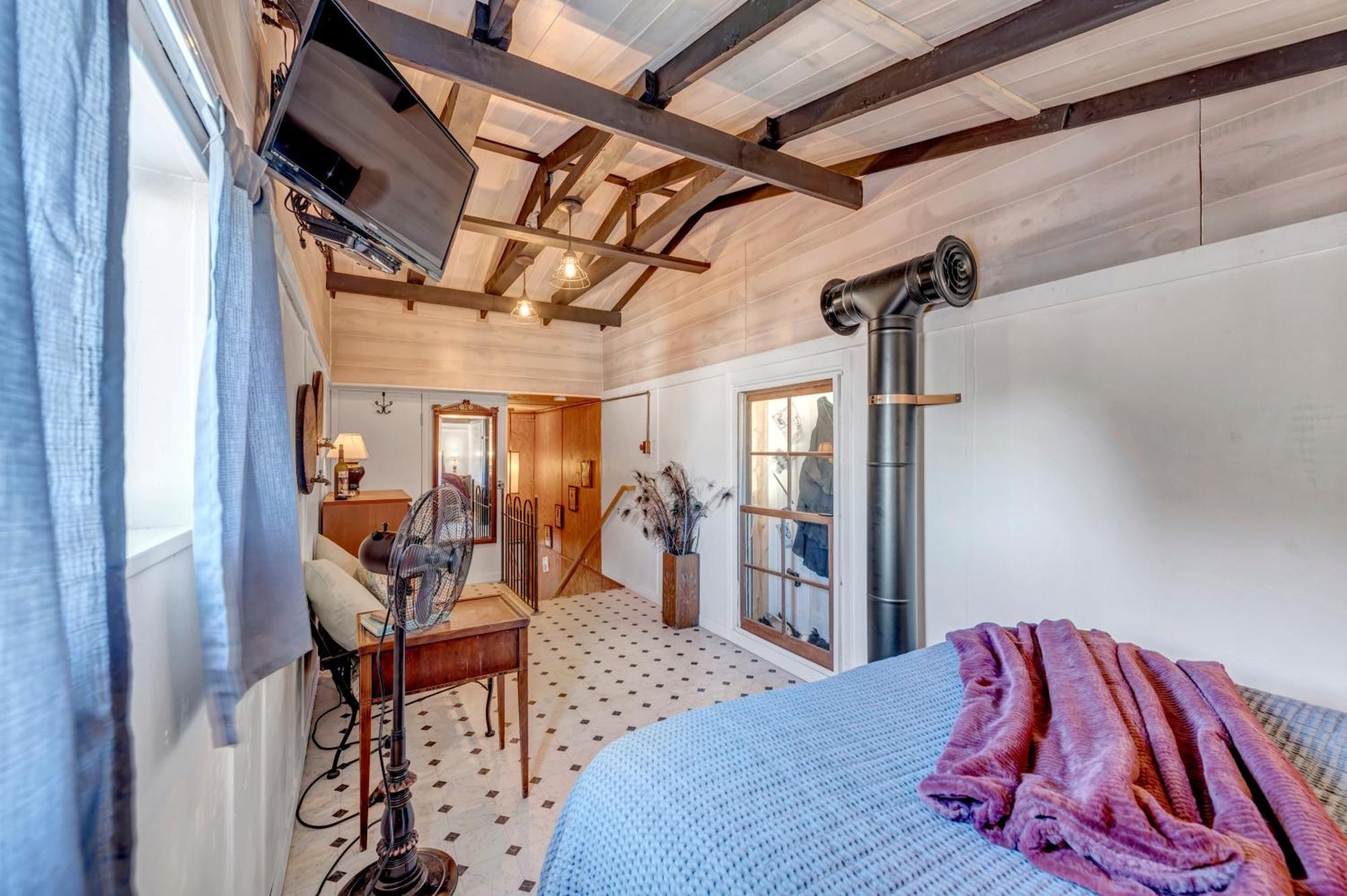 Full Moon Inn Fredericksburg Ngoại thất bức ảnh