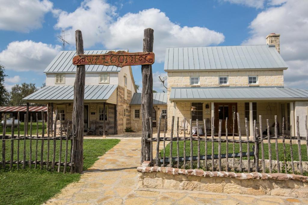 Full Moon Inn Fredericksburg Ngoại thất bức ảnh