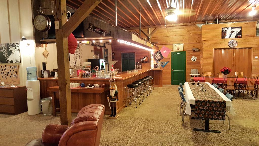 Full Moon Inn Fredericksburg Ngoại thất bức ảnh